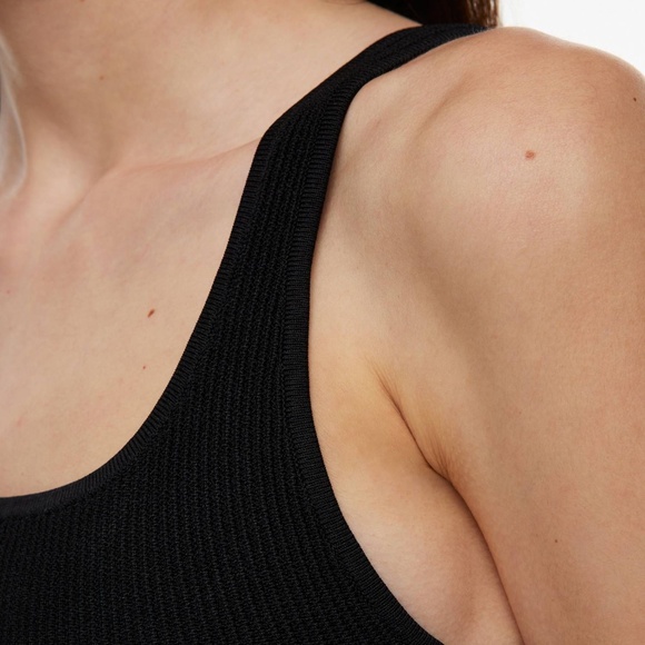 Aritzia Babaton⎜SCULPT KNIT SQUARENECK CROPPED TANK⎜BLACK - Picture 3 of 14